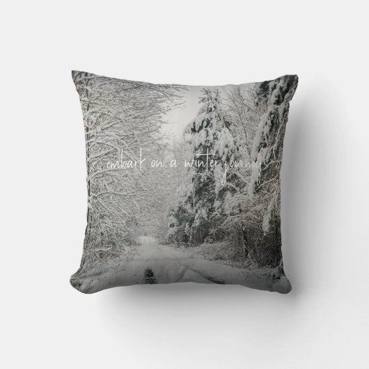 冬の森の旅 クッション (正面)
