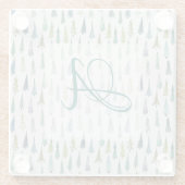 冬の森の松の木のパターンのモノグラムの装飾 ガラスコースター (裏面)