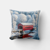 冬の森の赤い屋根付き橋 クッション (正面)