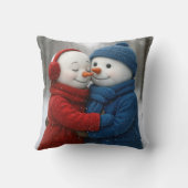 冬の森の雪だるまカップルの雪片 クッション (裏面)