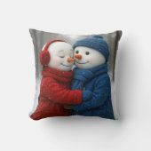 冬の森の雪だるまカップルの雪片 クッション (正面)