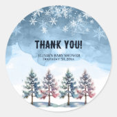 冬の森の雪と松の木の赤ちゃんシャワー ラウンドシール (正面)