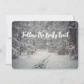 冬の森の雪に覆われた小道 カード (正面)