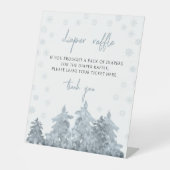 冬の森の雪の赤ちゃんシャワーおむつラッフルサイン 台座サイン (正面)