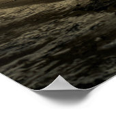 冬の波に乗った孤独なサーファー ポスター (角)