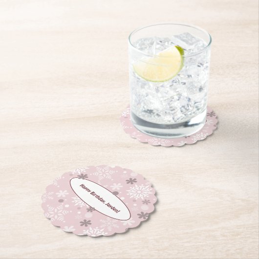 冬の淡い色のピンクのスノーフレーク誕生日パーティー ペーパーコースター (インサイチュ)
