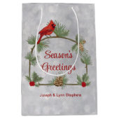 冬の深紅色とパインズ抱き枕 ミディアムペーパーバッグ (正面)