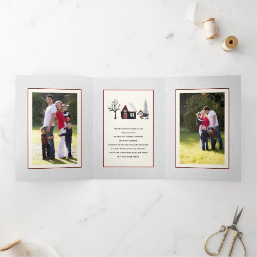 冬の犬と木のクリスマスフォト数々のー 三つ折りクリスマスカード (内部)