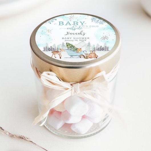 冬の男の子のベビー外の冷たいシャワーの好意 ラウンドシール