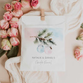 冬の男女がピンクとブルーを明らかにする フェイバーバッグ