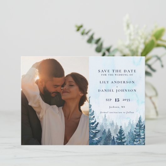 冬の素朴水彩松の森の写真QRコード セーブザデート (スタンド正面)