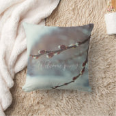 冬の終わりにカチキンを持つプッシー柳の枝 クッション (ブランケット)