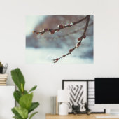 冬の終わりにカチキンを持つプッシー柳の枝 ポスター (ホームオフィス)