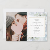 冬の結婚式のグリーンと初雪のフォト 招待状 (正面)