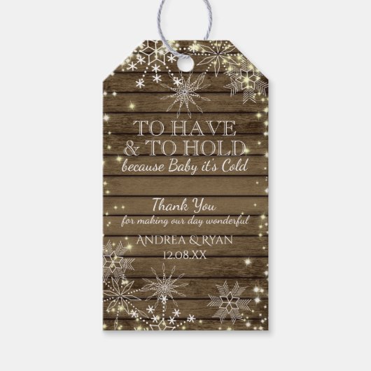 冬の結婚式の雪と納屋の木 ギフトタグ (正面)