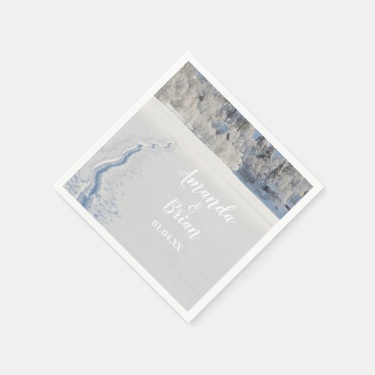 冬の結婚式の雪スキー場風景を追跡 スタンダードカクテルナプキン (角)