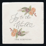 冬の緑の喜び ストーンコースター<br><div class="desc">オレンジ素朴とスパイスと冬の緑の水色イラストレーションを特徴とするクリスマステーマコースター。スクリプト文字は「世界への喜び」とハートで言う。</div>