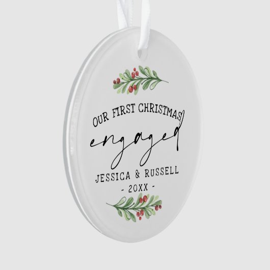 冬の緑の最初の婚約したクリスマス写真 オーナメント (正面)