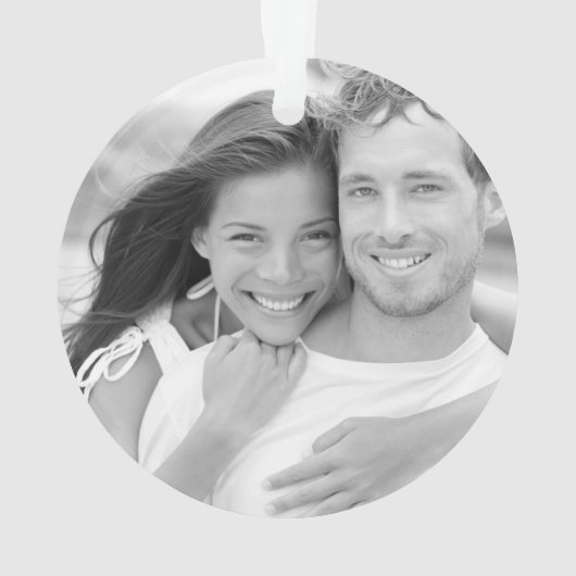 冬の緑の最初の婚約したクリスマス写真 オーナメント (裏面)