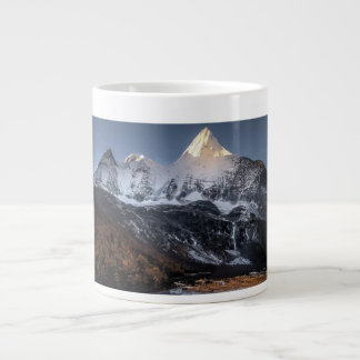 冬の荒野の山の風景マグカップ ジャンボコーヒーマグカップ
