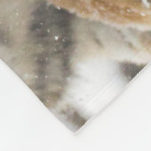 冬の虎,雪に身を寄せる フリースブランケット (角)