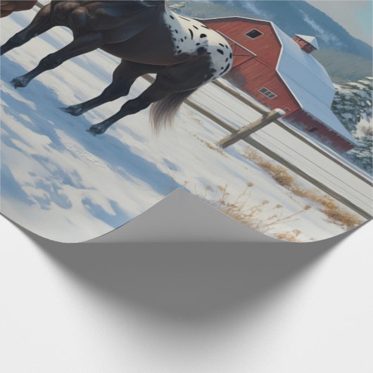 冬の農園で黒いアパロオーサの馬 ラッピングペーパー (角)