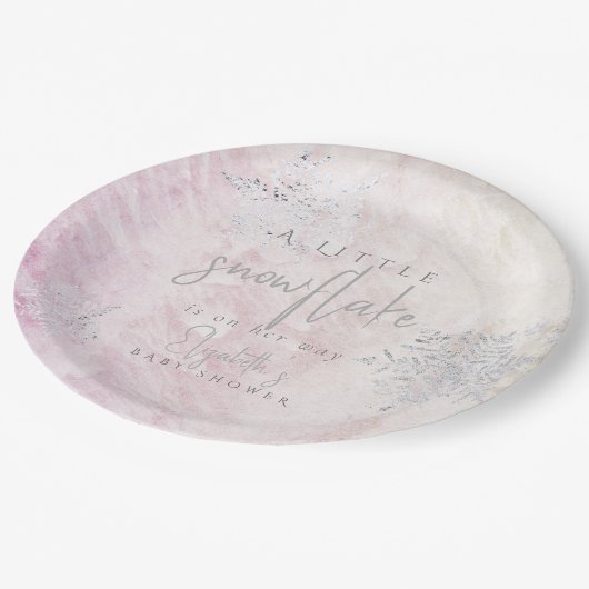 冬の銀凍っていのスノーフレークピンクの赤ちゃんシャワー ペーパープレート (アングル)