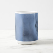 冬の雪にワイルドグレーウルフポープリント マグカップ (中央)