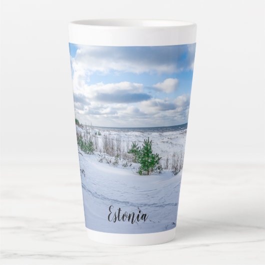 冬の雪に覆われたバルト海沿岸 カフェラテマグ (正面)