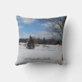 冬の雪のクール不思議の国の風景 クッション (裏面)