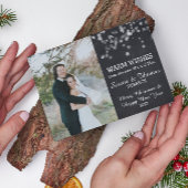 冬の雪のホリデークリスマスの結婚写真 シーズンカード