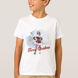 冬の雪の上で美しいクリスマスの女性 Tシャツ
