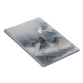 冬の雪の中で美しいオオカミが3匹 ノートブック (右側)