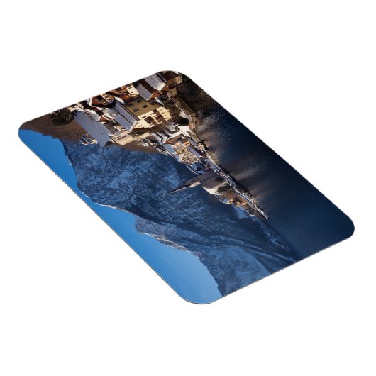 冬の雪の中のハルスタットタウン マグネット (右側)