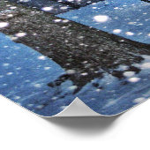 冬の雪の中を夜歩く ポスター (角)