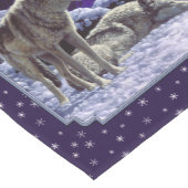 冬の雪の夜に灰色の狼 ミディアムテーブルランナー (コーナー)