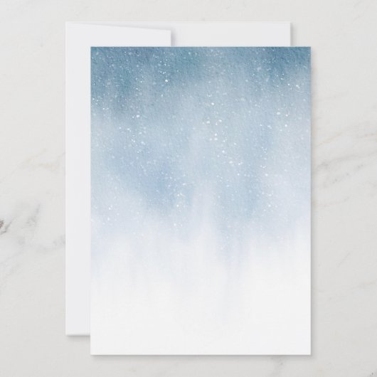 冬の雪の山の森のカップルのシャワー 招待状 (裏面)