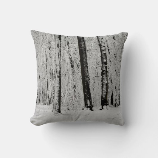 冬の雪の木 –  クッション (正面)