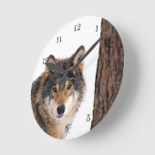 『冬の雪の狼』 ラウンド壁時計 (傾斜)