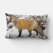 冬の雪の赤いキツネ ランバークッション (裏面)