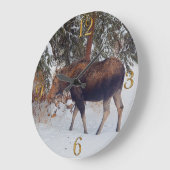 冬の雪の野生のカナダムースV ラージ壁時計 (傾斜)