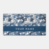 冬の雪の青の迷彩自分の名前をパーソナライズ デスクマット (正面)