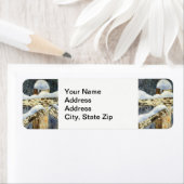 冬の雪は田舎の垣根を覆い、雪は吹き流される。 ラベル (インサイチュ)