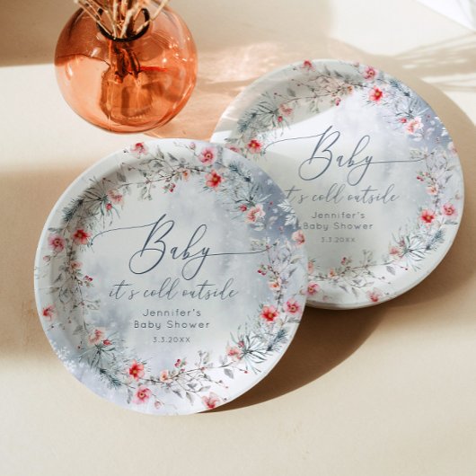 冬の雪ほこりっぽい青いリースの赤ちゃんシャワー ペーパープレート