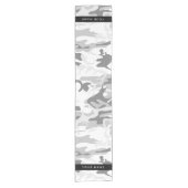 冬の雪グレーカモフラージュあなたの名前をパーソナライズ ショートテーブルランナー (正面)