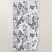 冬の雪グレーカモフラージュ、軍隊、陸軍 ビーチタオル (正面)