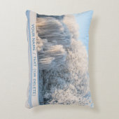 冬の雪凍ってい湖の木々の風景パノラマ アクセントクッション (正面(垂直))