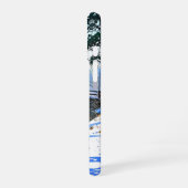 冬の雪景色の橋 iPhone 16ケース (左側面)