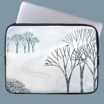 冬の雪景色アート ラップトップスリーブ<br><div class="desc">木々と乾いた石垣を持つ雪の多い冬の風景。オリジナルアートby Nic Squirrell.</div>
