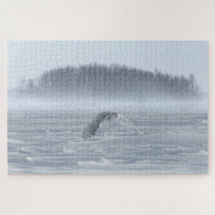 冬の雪飛んでいるフクロウ ジグソーパズル